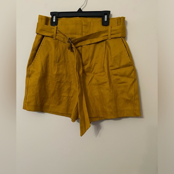 Banana Republic Pants - Banana Republic Explorer Shorts Size 6 Mustard Yellow